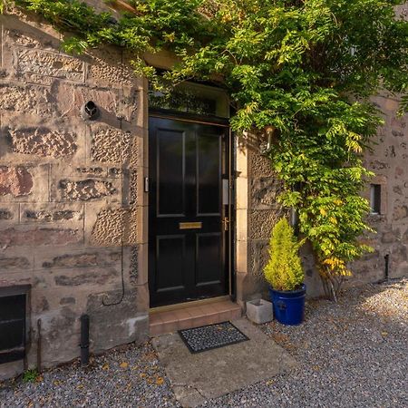 Luxury Inverness Central Apartment Private Parking Exterior photo